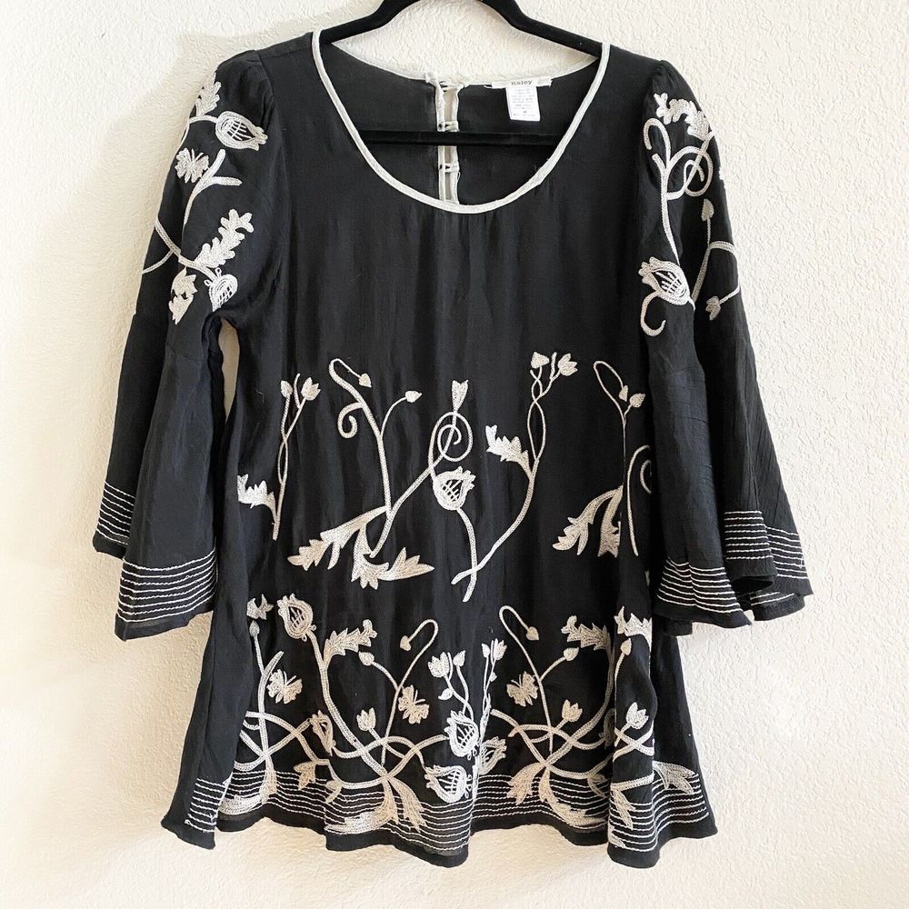 Esley Blouse Size M Embroidered Detail White Black‎ Flowy Button Back Top Blouse